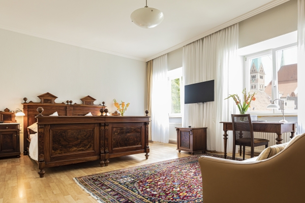 Dom Hotel (Augsburg)